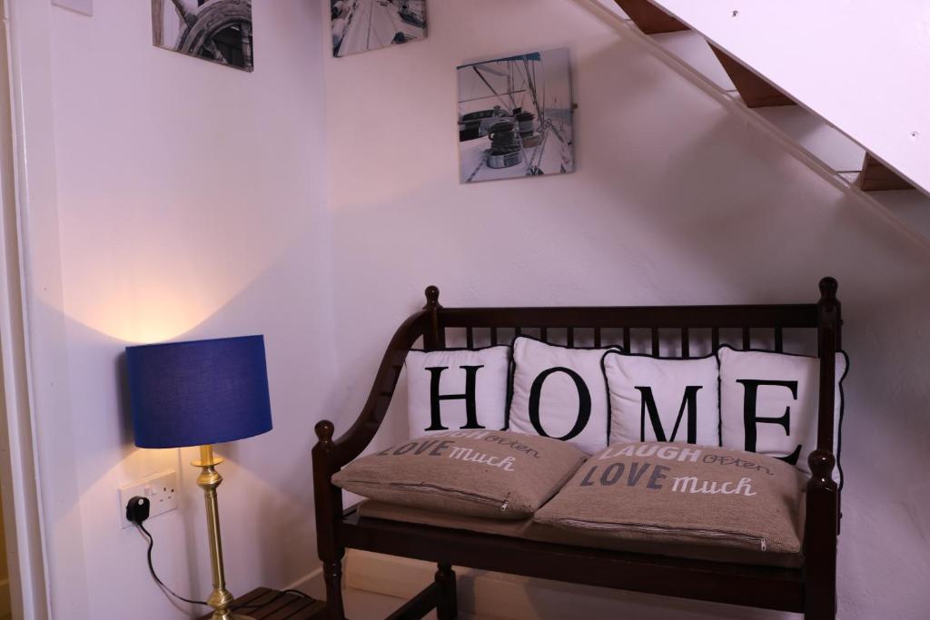 Seascape Cottage room 6
